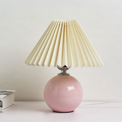 Nordisk minimalistisk 1-ljuskälla bordslampa gjord av keramik med veck | Veska