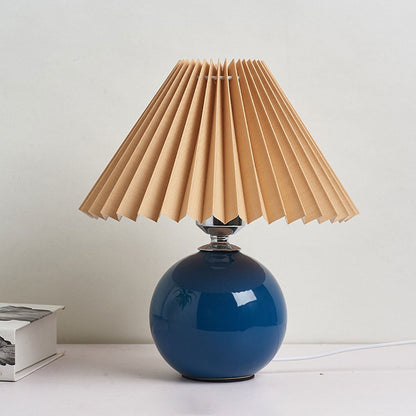 Nordisk minimalistisk 1-ljuskälla bordslampa gjord av keramik med veck | Veska Blå Braun Tryckknappswitch