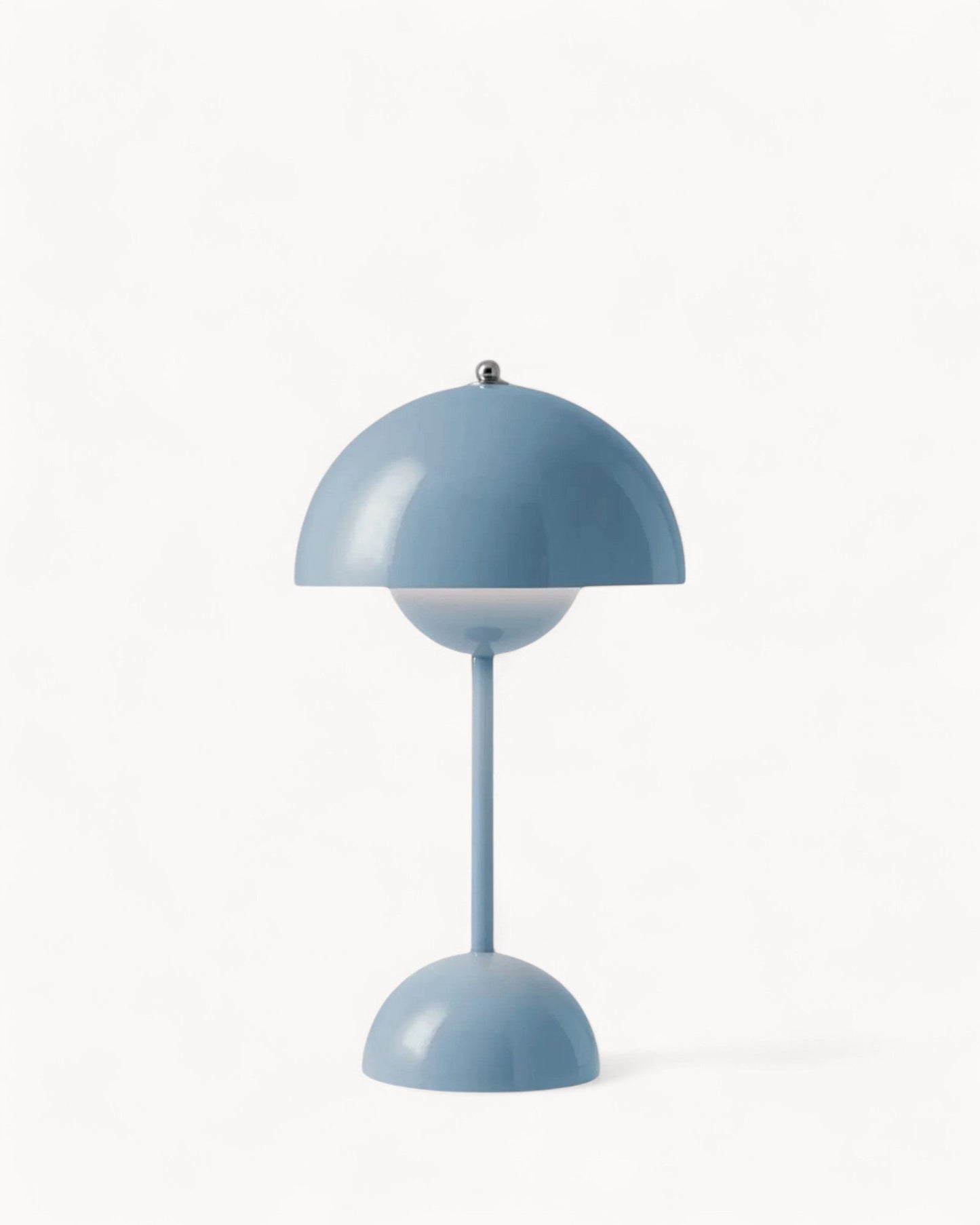 NordLight – LED Bordslampa Skandinavisk Design, dimbar och hållbar i metall | Veska