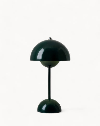 NordLight – LED Bordslampa Skandinavisk Design, dimbar och hållbar i metall | Veska Grön