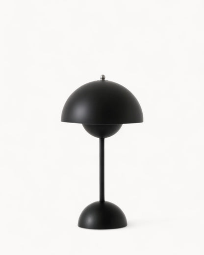 NordLight – LED Bordslampa Skandinavisk Design, dimbar och hållbar i metall | Veska Svart