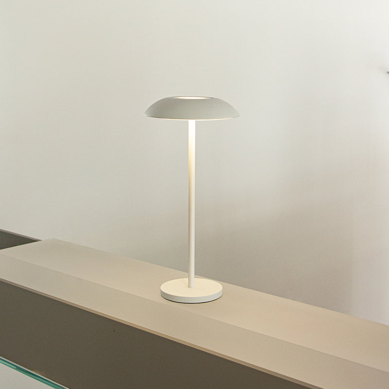 Orbella trådlös LED-bordslampa med touch-kontroll – Elegant runt modernt design | Veska