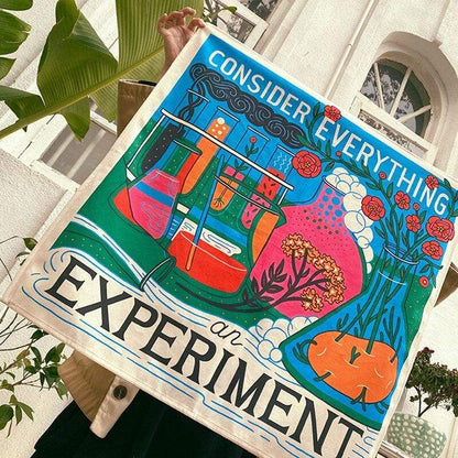 Överväg Allt som ett Experiment Tapestry | Veska