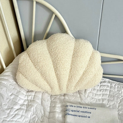 Pastell Skal Kudde – Fuzzy Bouclé Plush Kudde | Veska Elfenben 35x25cm
