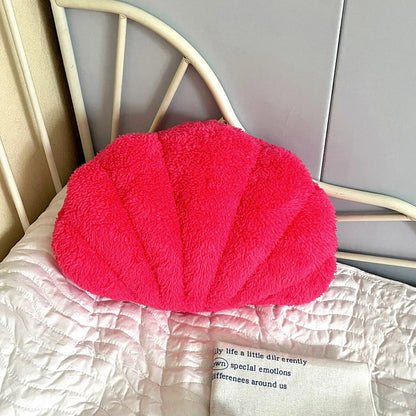 Pastell Skal Kudde – Fuzzy Bouclé Plush Kudde | Veska Rosaröd 35x25cm
