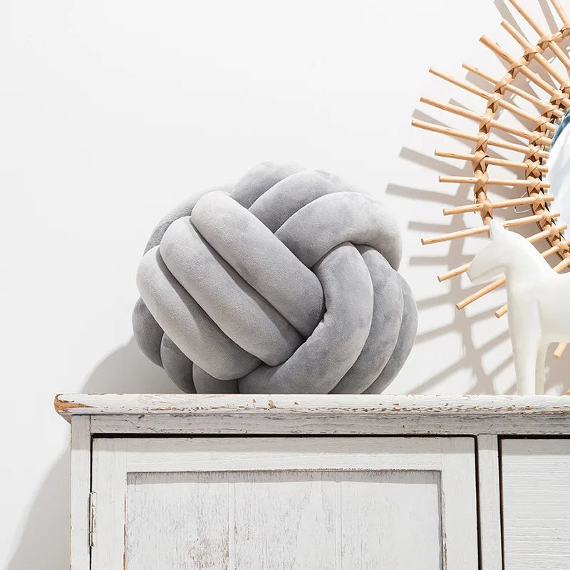 Plush Knot Kudde (Sammet) | Veska Knot ljusgrå