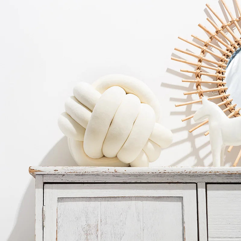 Plush Knot Kudde (Sammet) | Veska Knut kräm vit
