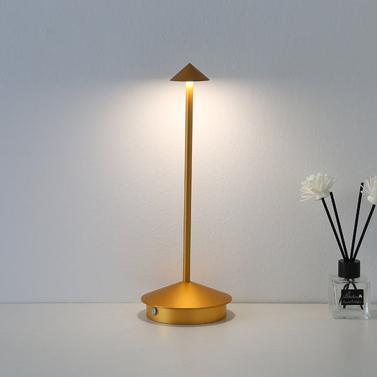Portabel bordslampa - Sladdlös lampa inspirerad av dimbar Pina Pro | Veska Guld