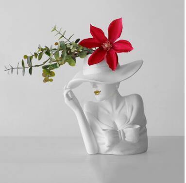 Pretty Woman Figur Blomkruka | Veska Vit med röd blomma
