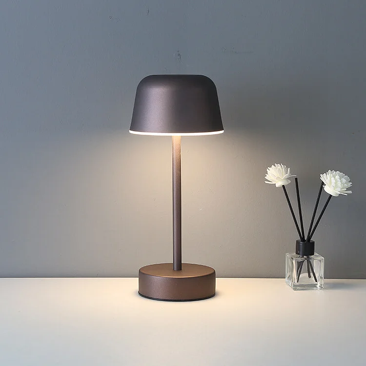 PRISMA PULSE FLARE – Dynamisk LED Bordslampa | Veska Kaffe