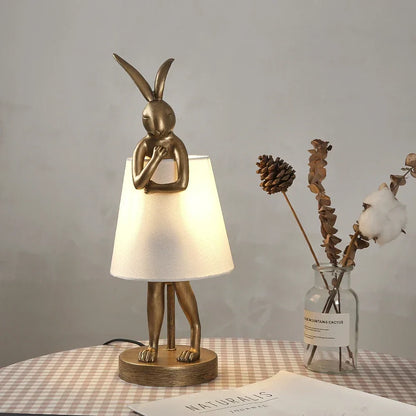 Rabbit Table Lamp – Dimbart LED Nattljus i Modern Design för Barnrum & Vardagsrum | Veska
