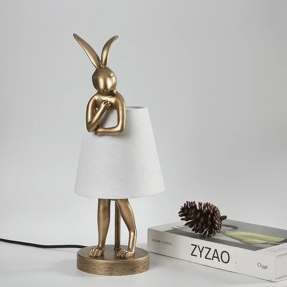 Rabbit Table Lamp – Dimbart LED Nattljus i Modern Design för Barnrum & Vardagsrum | Veska
