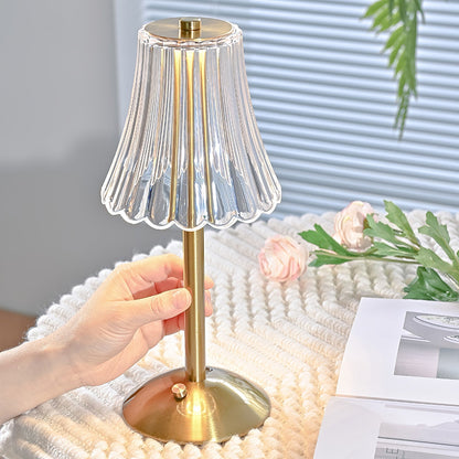 RadiantGold – Elegant Bärbar Bordslampa | Veska