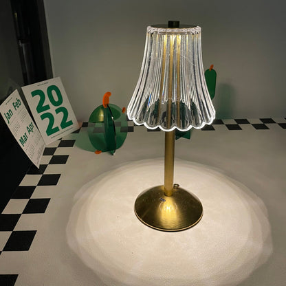 RadiantGold – Elegant Bärbar Bordslampa | Veska