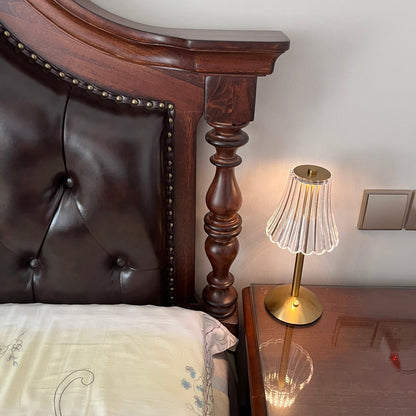 RadiantGold – Elegant Bärbar Bordslampa | Veska
