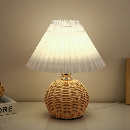 RattaLume Nordic LED Bordslampa | Vävd Rattan & Fällbar Tygytter | Stämningsljus | Dekor för Sovrummet | Veska Vit 5V