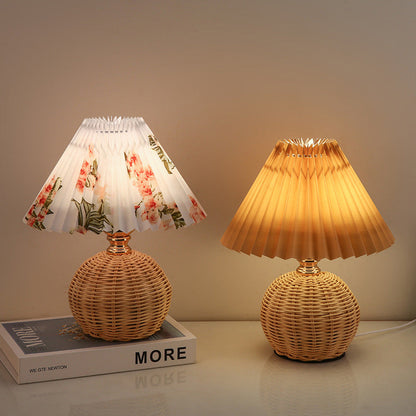 RattaLume Nordic LED Bordslampa | Vävd Rattan & Fällbar Tygytter | Stämningsljus | Dekor för Sovrummet | Veska