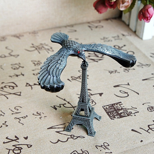 Retro Eagle Tower Balance Figurer | Veska A