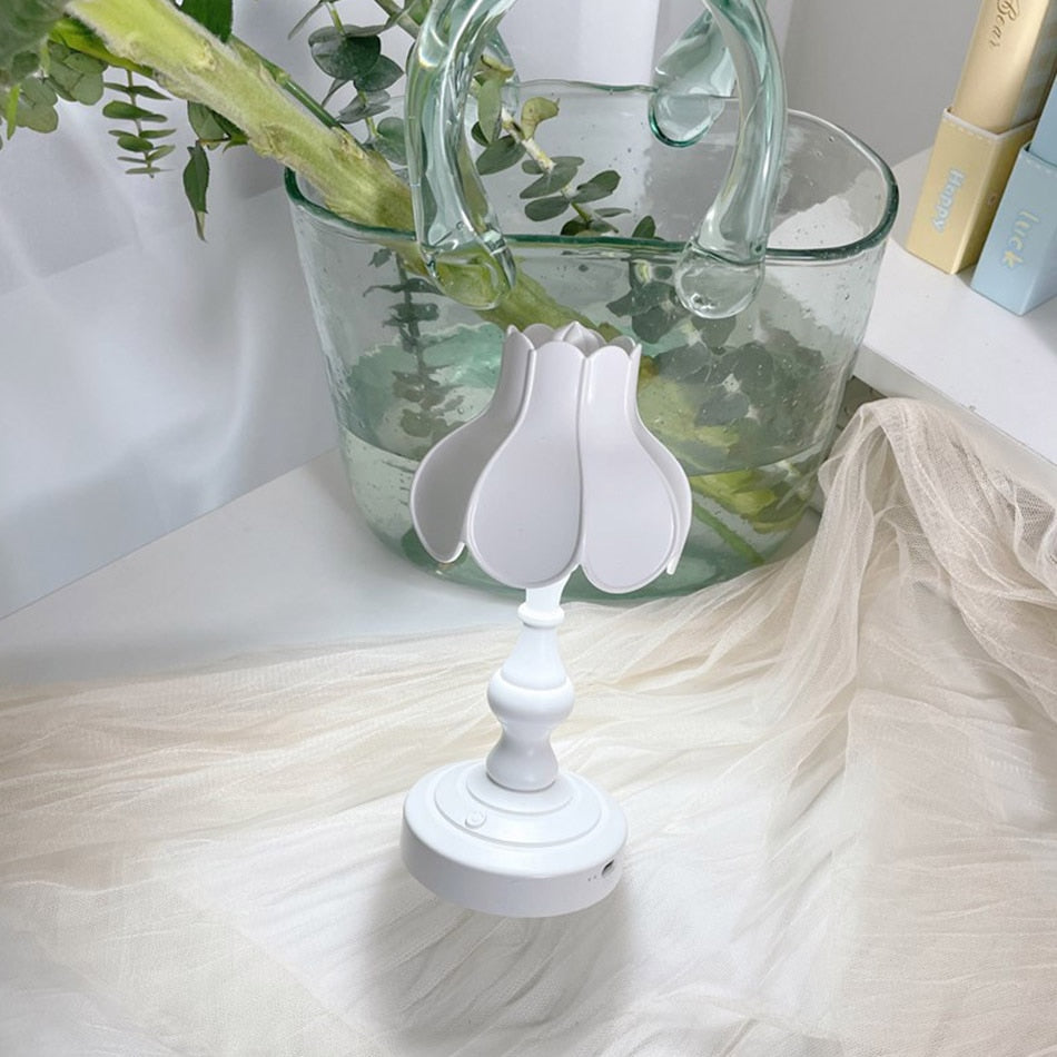 Retro Lotus Skrivbordslampa | Veska Vit