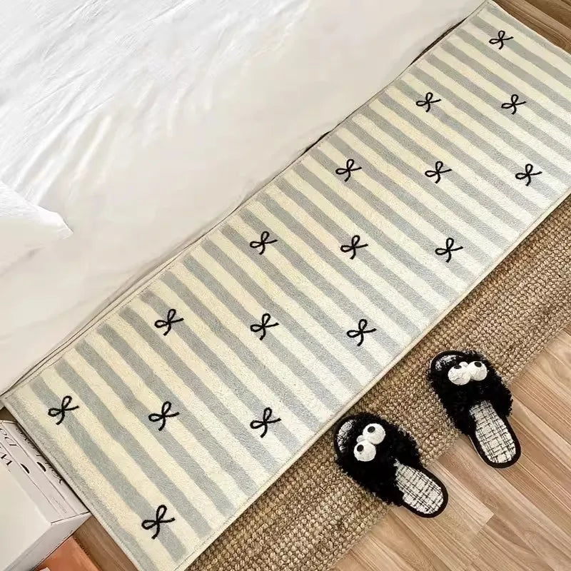 Ribbon Stripe Rug | Veska Svart band