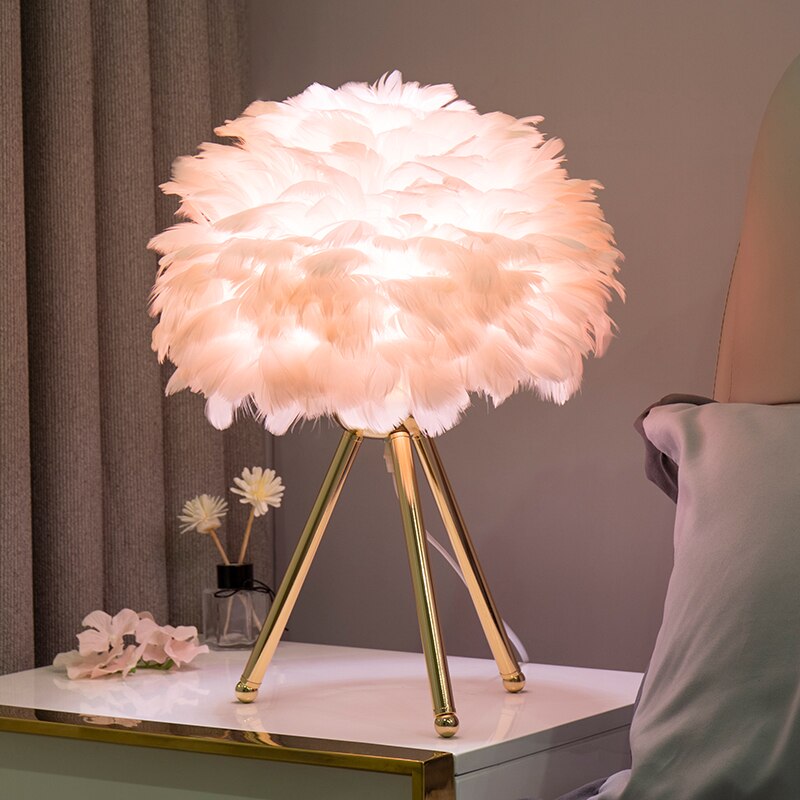 Romantisk Fjäderbordslampa Modern Nattduksbordslampa Vardagsrums Café Dekoration Bröllop Julklapp Strutsfjäder Ljus | Veska Ljusrosa Guld
