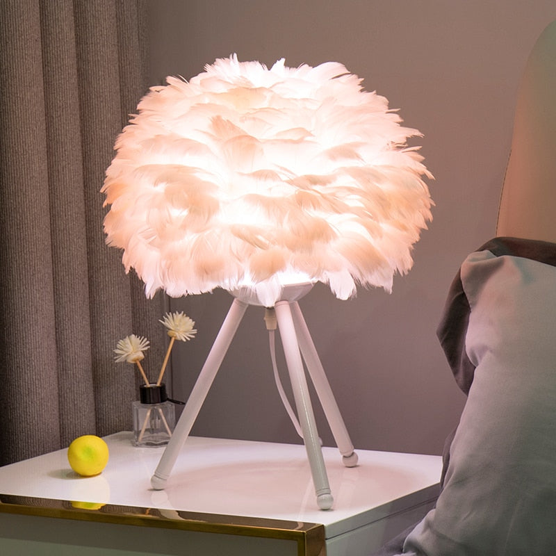Romantisk Fjäderbordslampa Modern Nattduksbordslampa Vardagsrums Café Dekoration Bröllop Julklapp Strutsfjäder Ljus | Veska Ljusrosa Vit