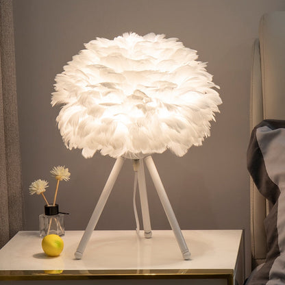 Romantisk Fjäderbordslampa Modern Nattduksbordslampa Vardagsrums Café Dekoration Bröllop Julklapp Strutsfjäder Ljus | Veska Vit vit