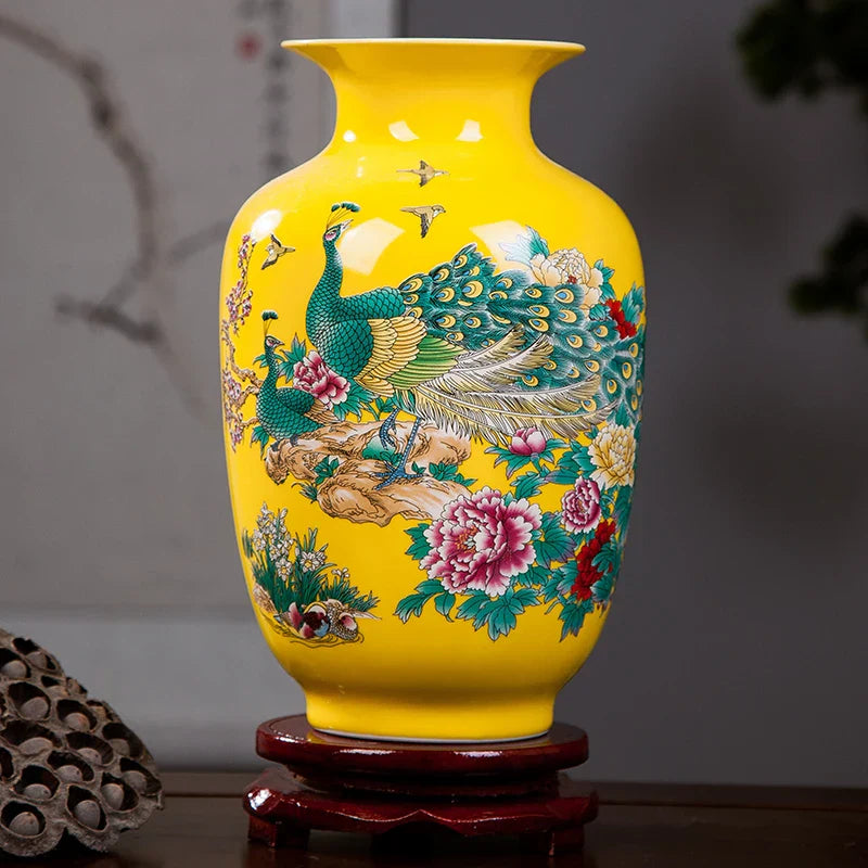 Royelux Jingdezhen Gul Hängande Påfågel Keramikvas Ett Utslag av Tidlös Elegans | Veska