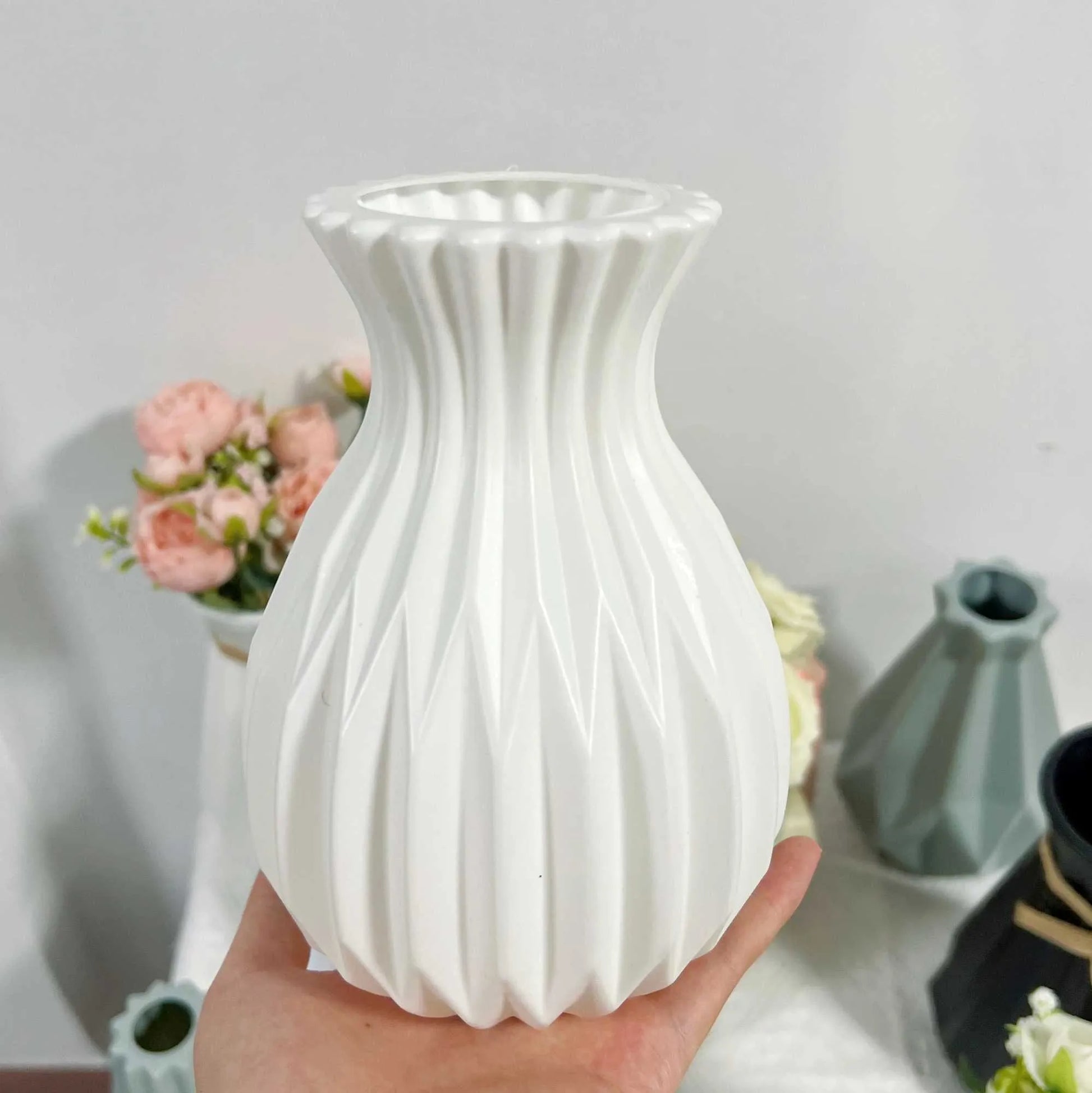 Royelux Moderna PlastVeskaommor Vaser - Elegant Nordisk Dekoration för Alla Rum | Veska