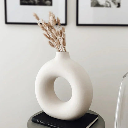 Royelux Nordic Hollow Ceramic Vase - Nutida Dekorativ Mästerverk | Veska