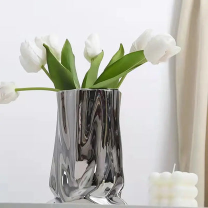 Royelux Silver Ruffle Plate Ceramic Vase Elegans Omdefinierad | Veska Silver