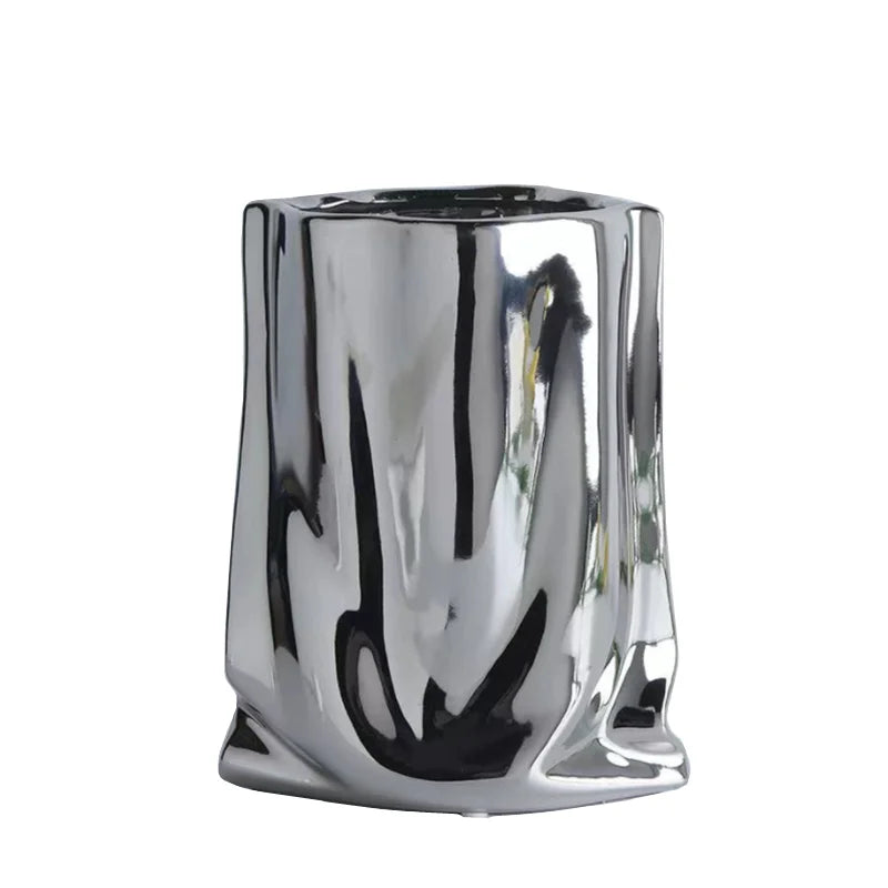 Royelux Silver Ruffle Plate Ceramic Vase Elegans Omdefinierad | Veska