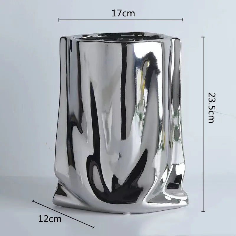 Royelux Silver Ruffle Plate Ceramic Vase Elegans Omdefinierad | Veska