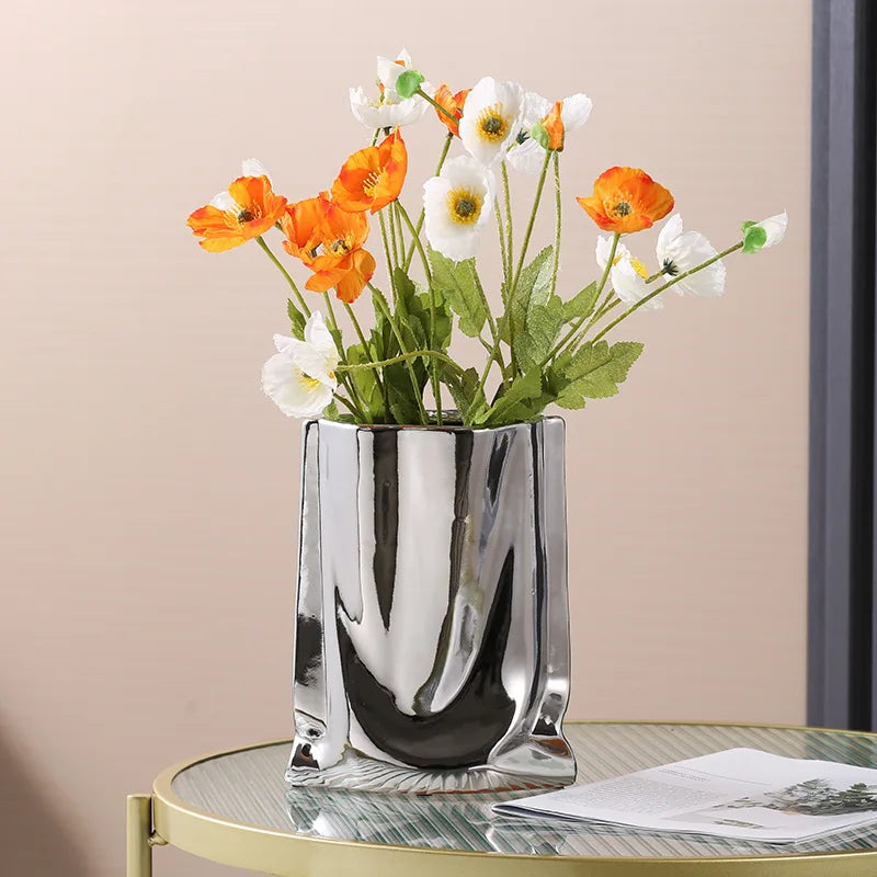 Royelux Silver Ruffle Plate Ceramic Vase Elegans Omdefinierad | Veska