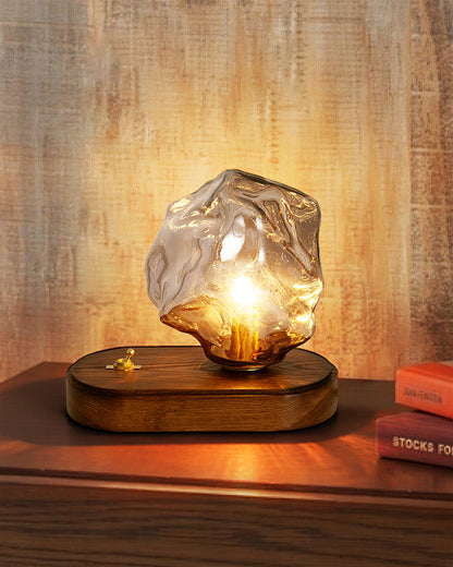 RusticLume – Amber Glas och Trä Bordslampa | Veska