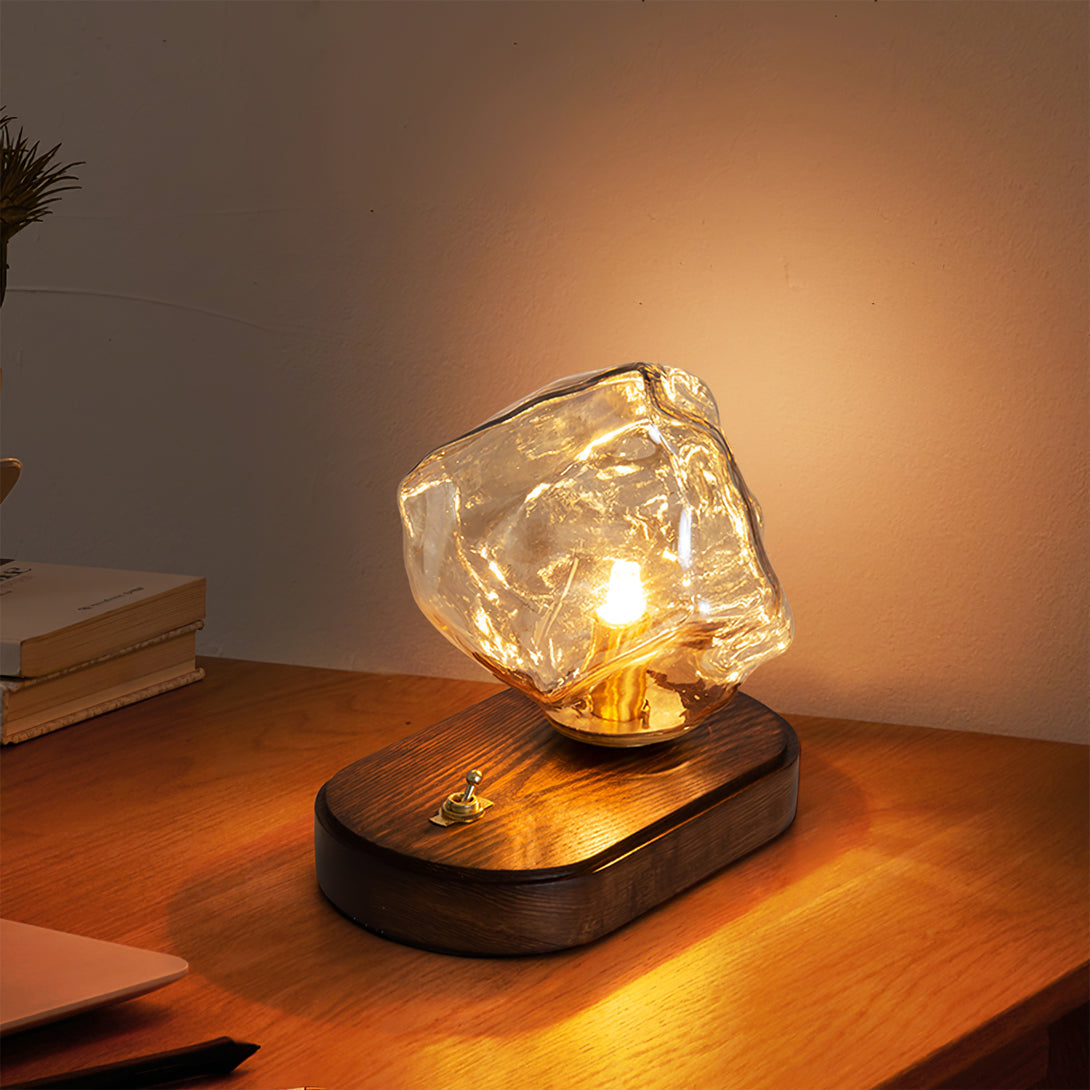 RusticLume – Amber Glas och Trä Bordslampa | Veska