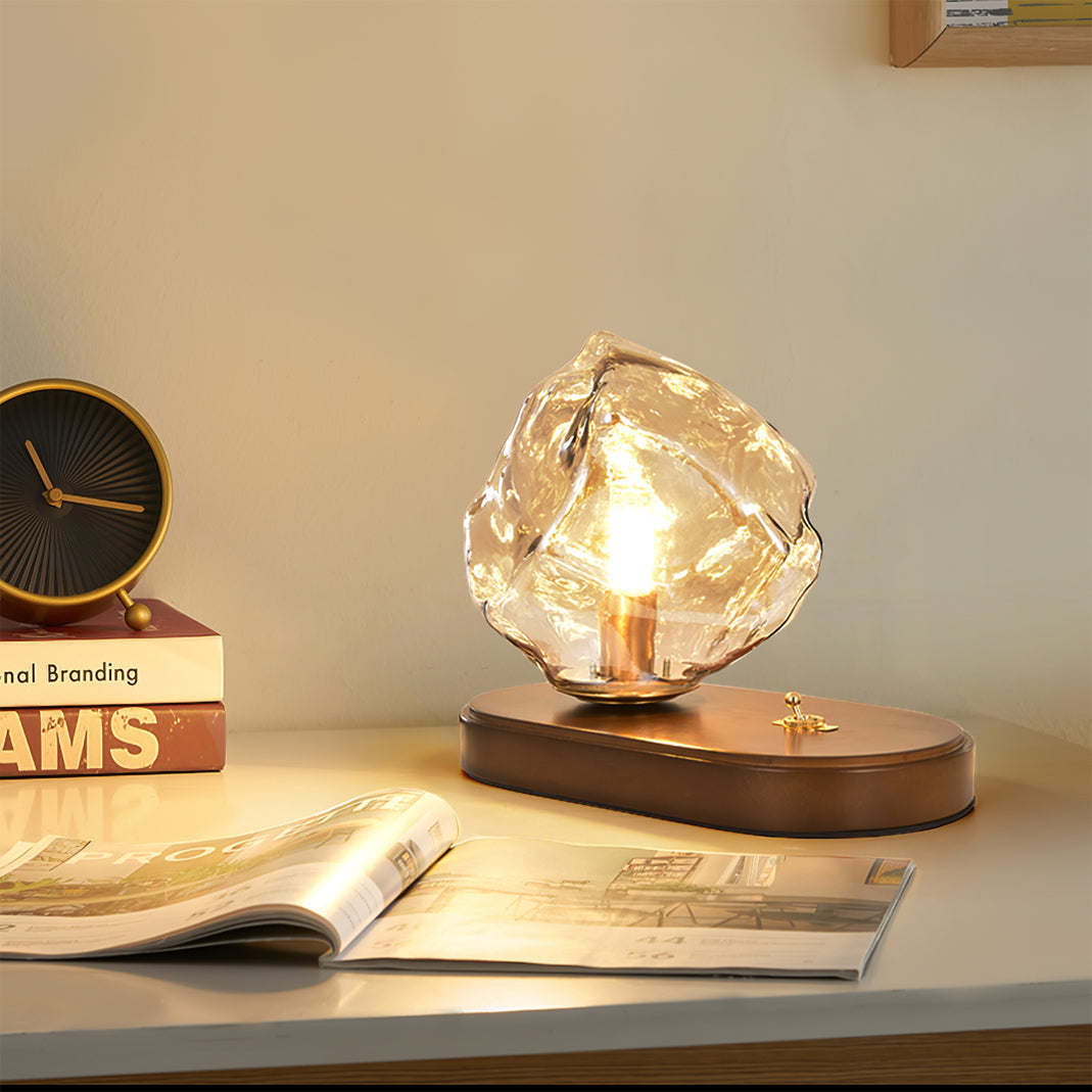 RusticLume – Amber Glas och Trä Bordslampa | Veska