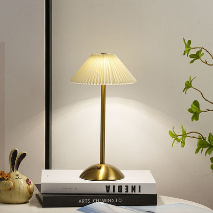 Samtida skandinavisk uppladdningsbar järn tyg konvikt LED bordslampa för sängbord | Veska