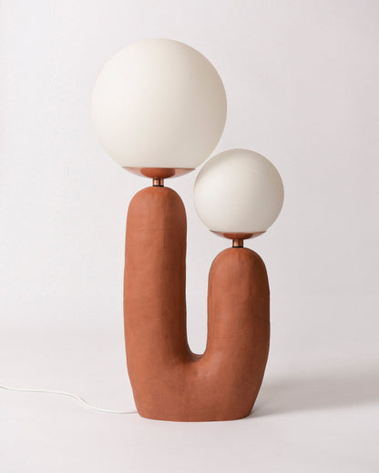 Samtida stil bordslampa med naturlig accent | Veska