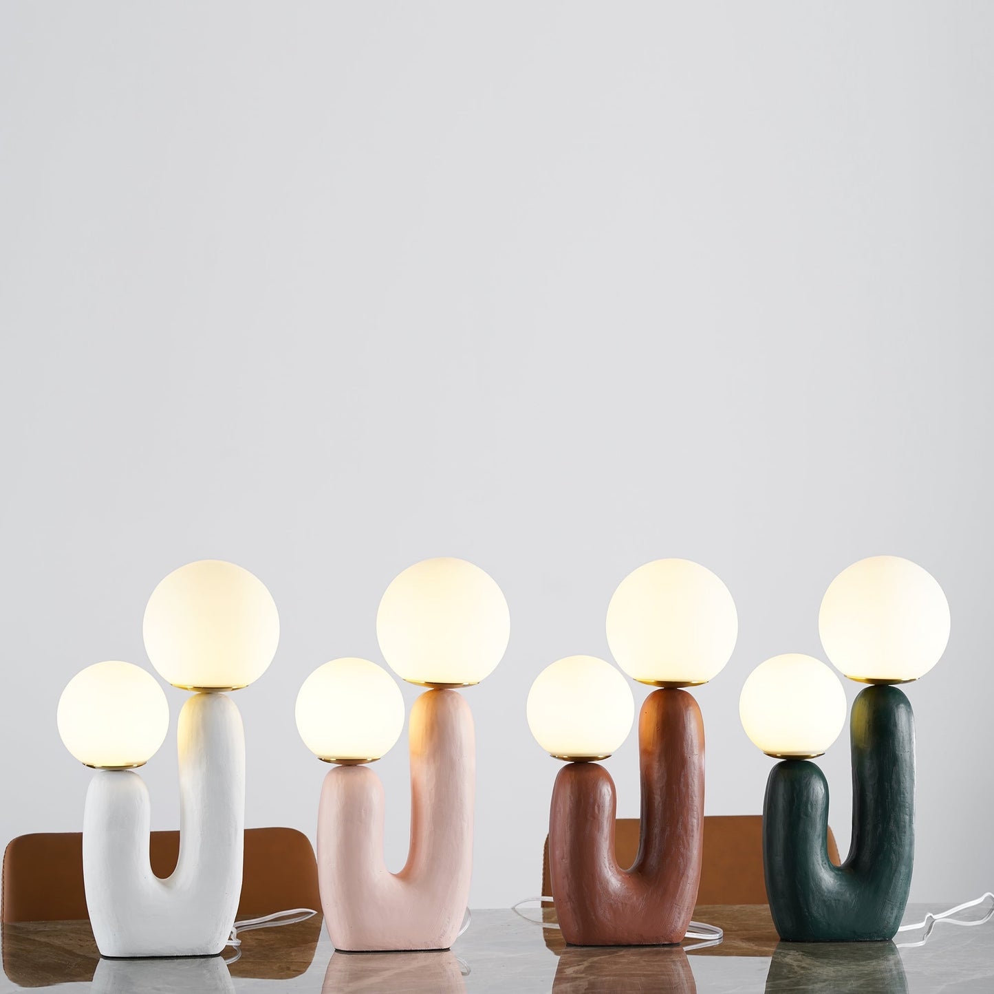 Samtida stil bordslampa med naturlig accent | Veska