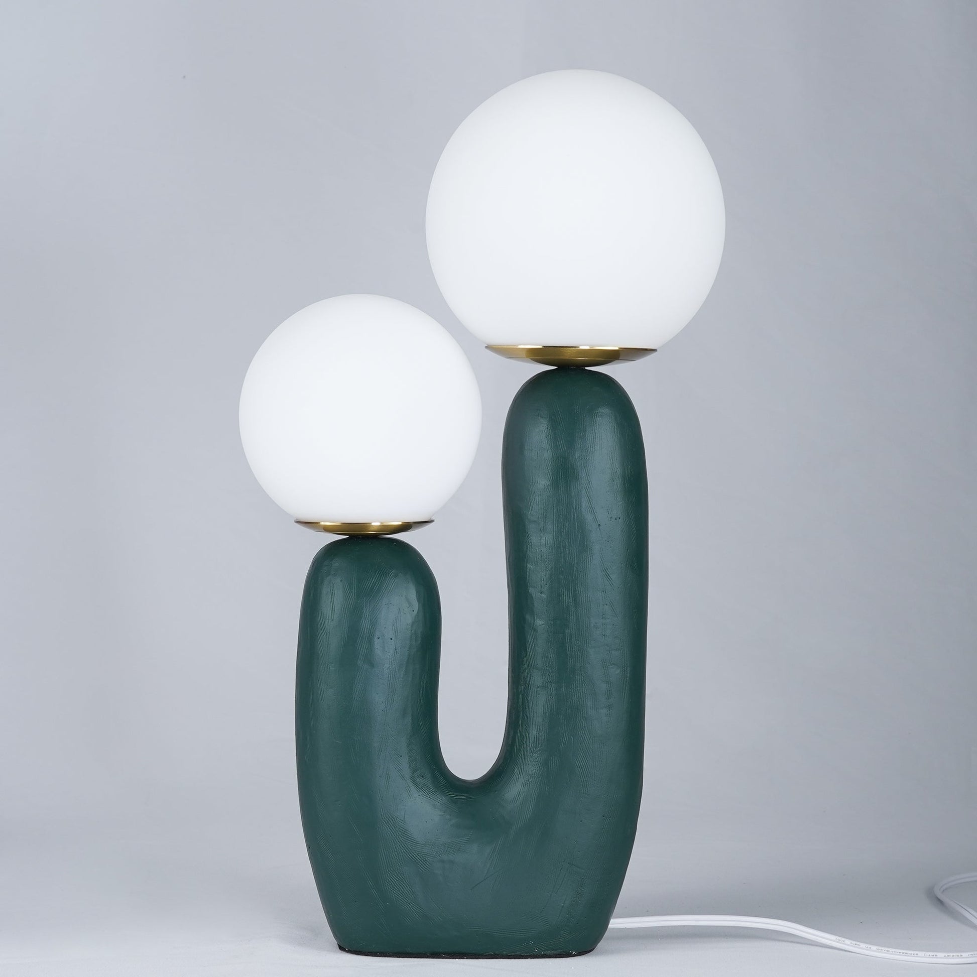 Samtida stil bordslampa med naturlig accent | Veska