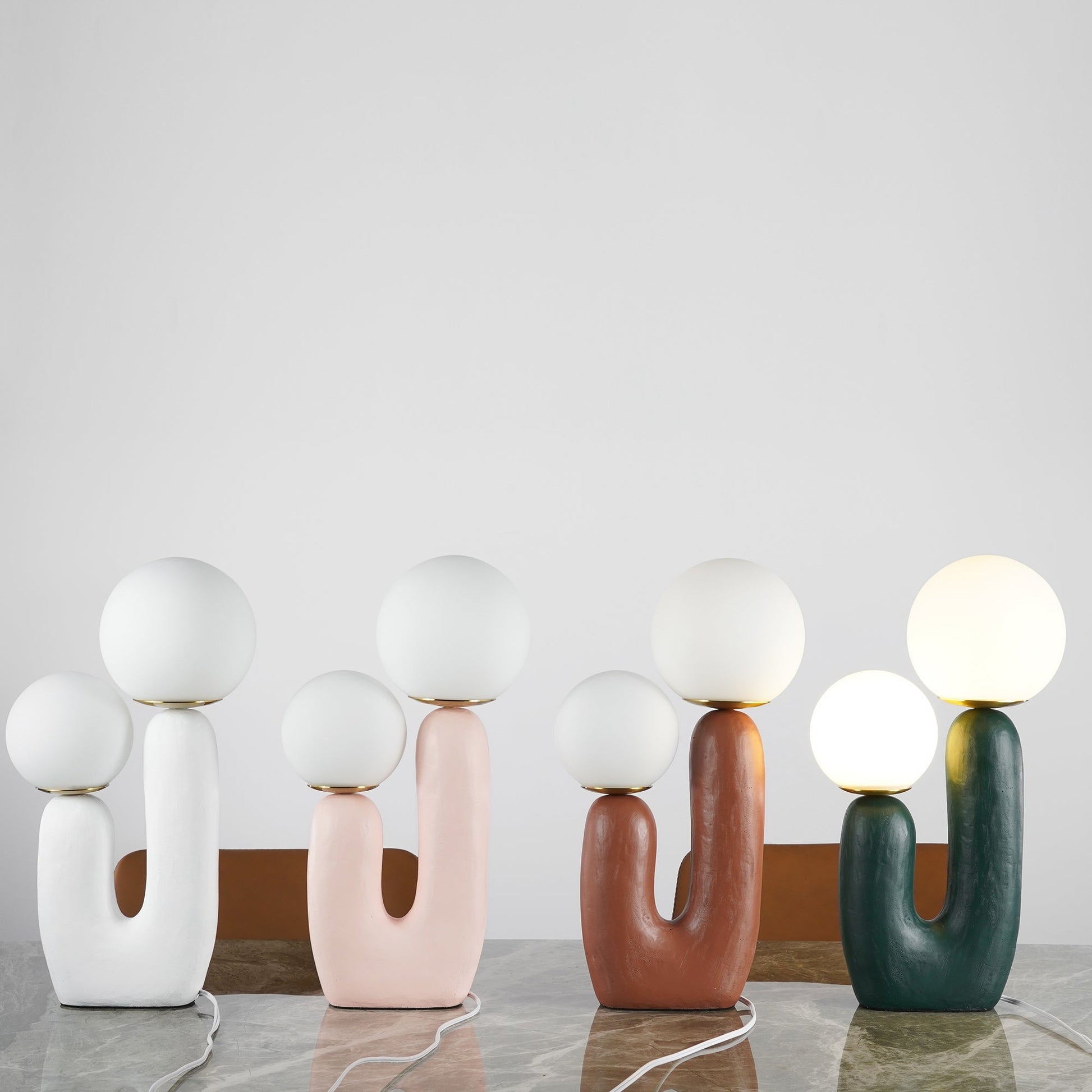 Samtida stil bordslampa med naturlig accent | Veska