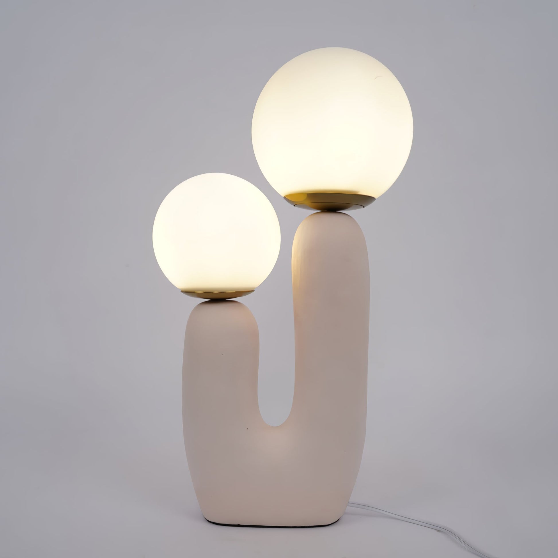 Samtida stil bordslampa med naturlig accent | Veska
