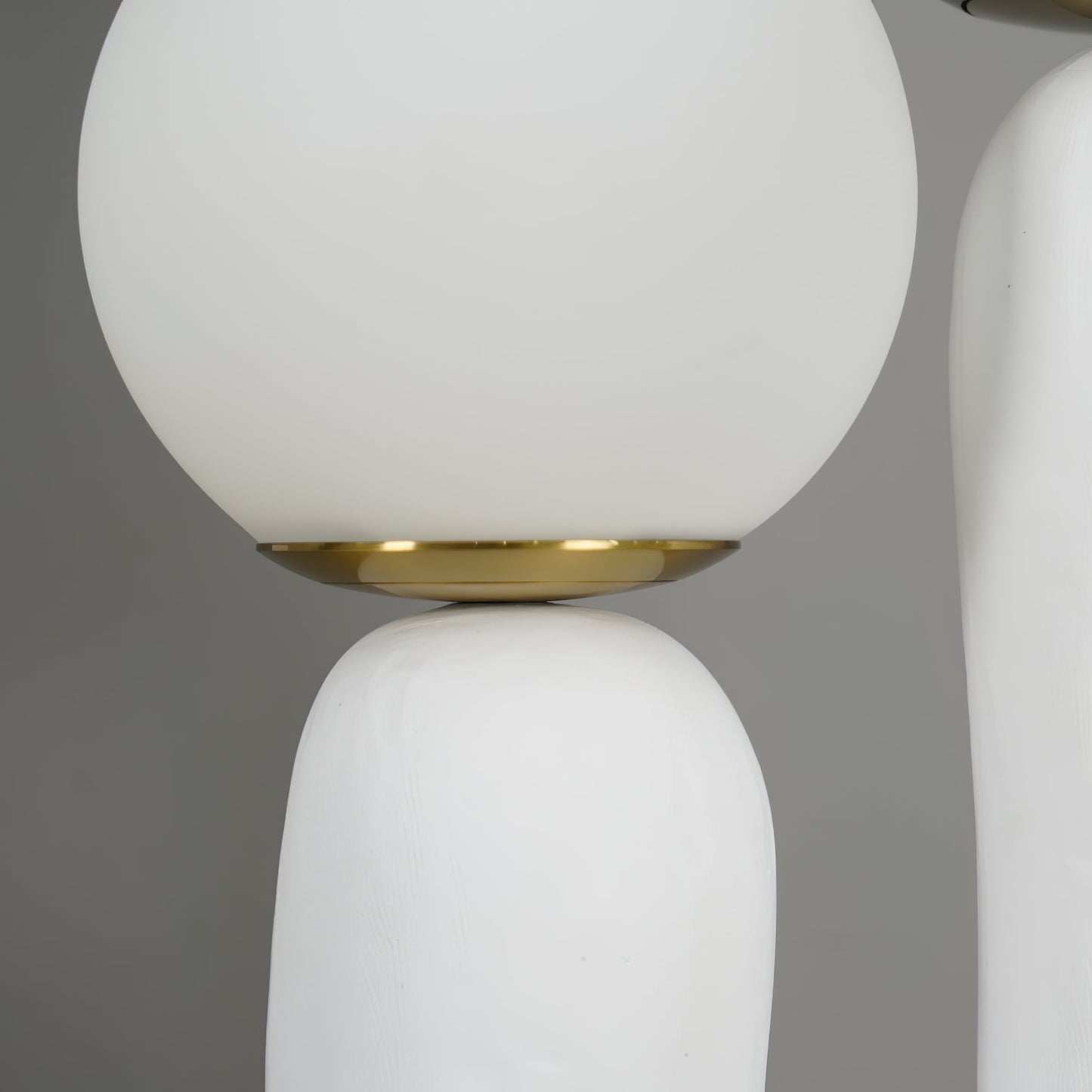 Samtida stil bordslampa med naturlig accent | Veska