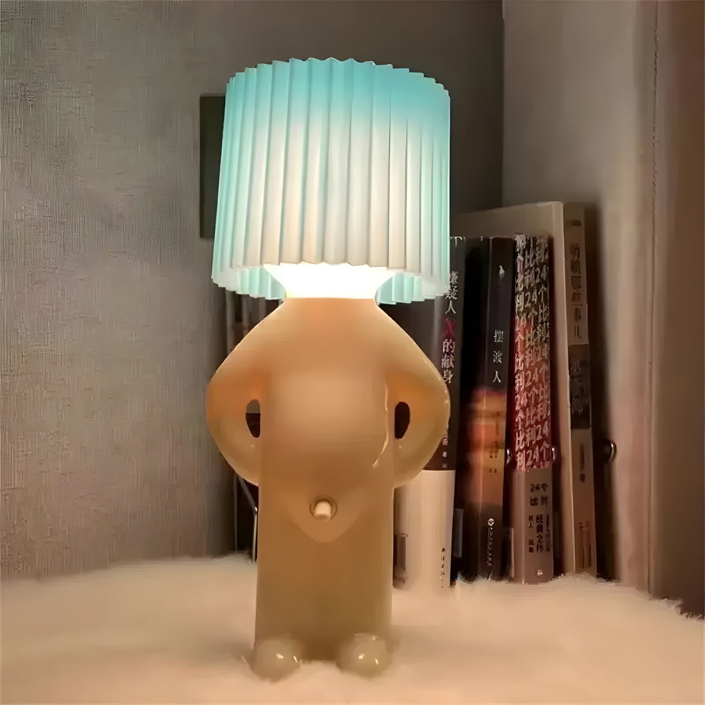 Sassy Boy Kreativ Bordslampa – Unik Belysning för Sovrum och Vardagsrum | Veska Blå