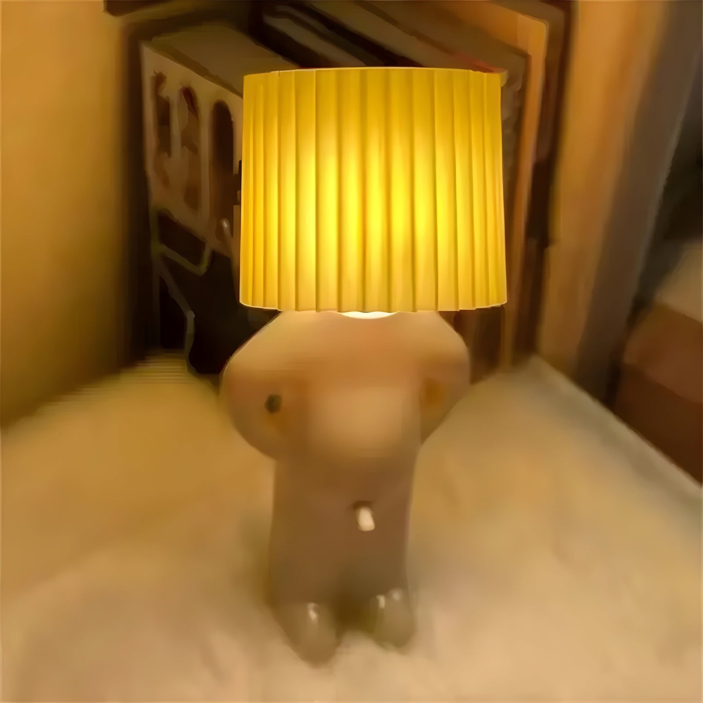 Sassy Boy Kreativ Bordslampa – Unik Belysning för Sovrum och Vardagsrum | Veska Gul