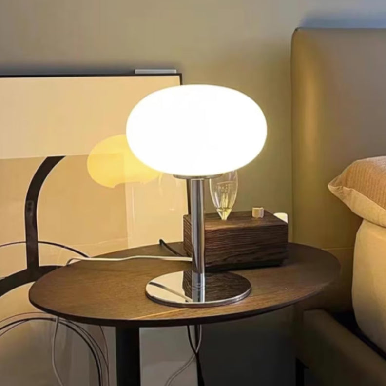 SérénitéMagique - Elegant Beige Table Lamp for Ambient Lighting Veska