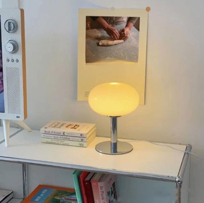 SérénitéMagique - Elegant Beige Table Lamp for Ambient Lighting Veska