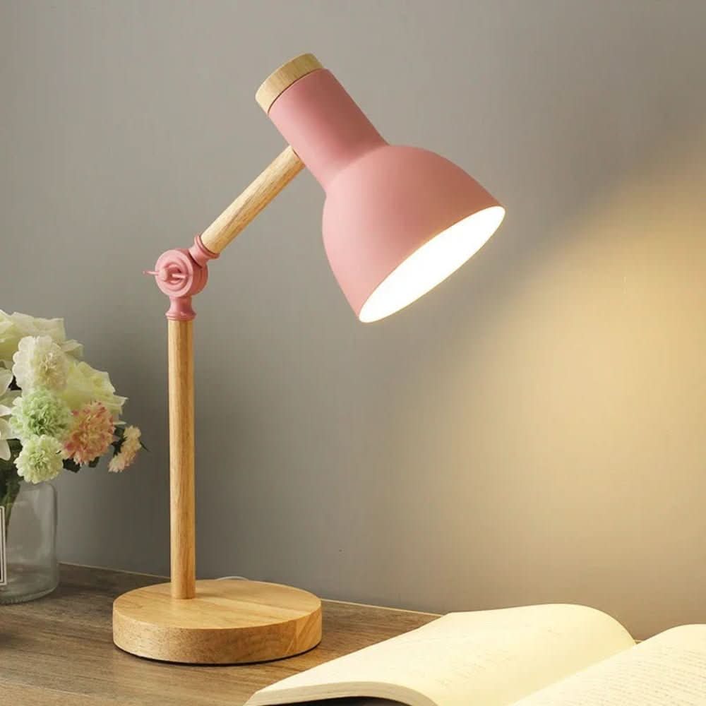 Skandinavisk bordslampa i trä med LED och justerbar arm | Veska Rosa