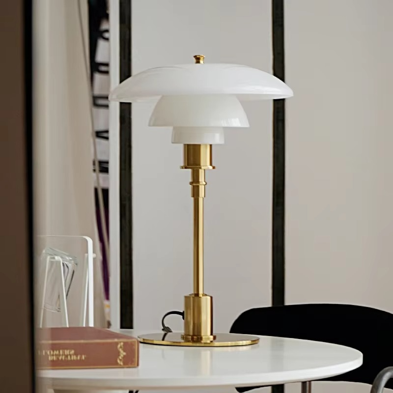 Skandinavisk Dimbar Bordslampa – Modern Dansk Designer Järn & Glas Lampa | Veska Vit Guld